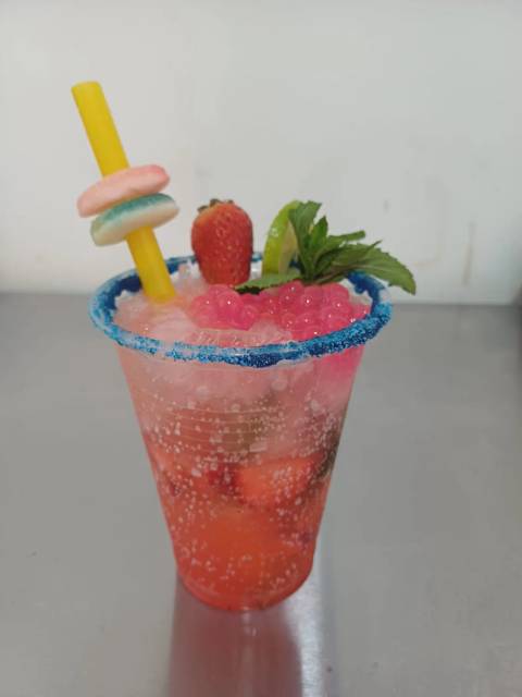 Sodas Soda de Fresa — Sorbos y Bocados